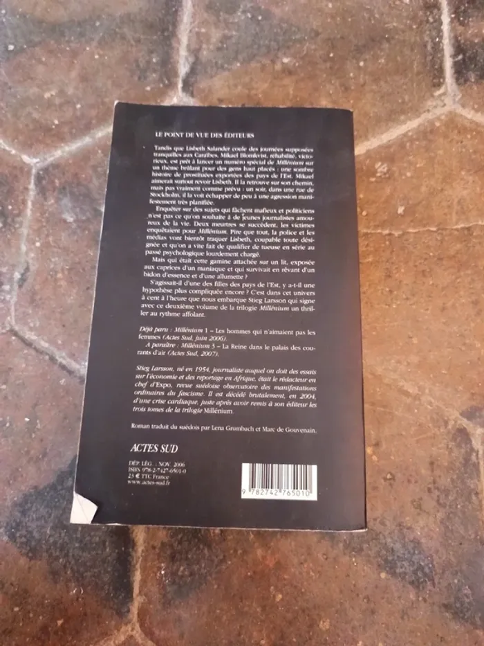 Livre millenium 2 la fille qui rêvait d'un bidon d'essence et d'une allumette - photo numéro 3