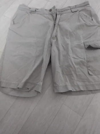 Short taille 44 Quechua Decathlon