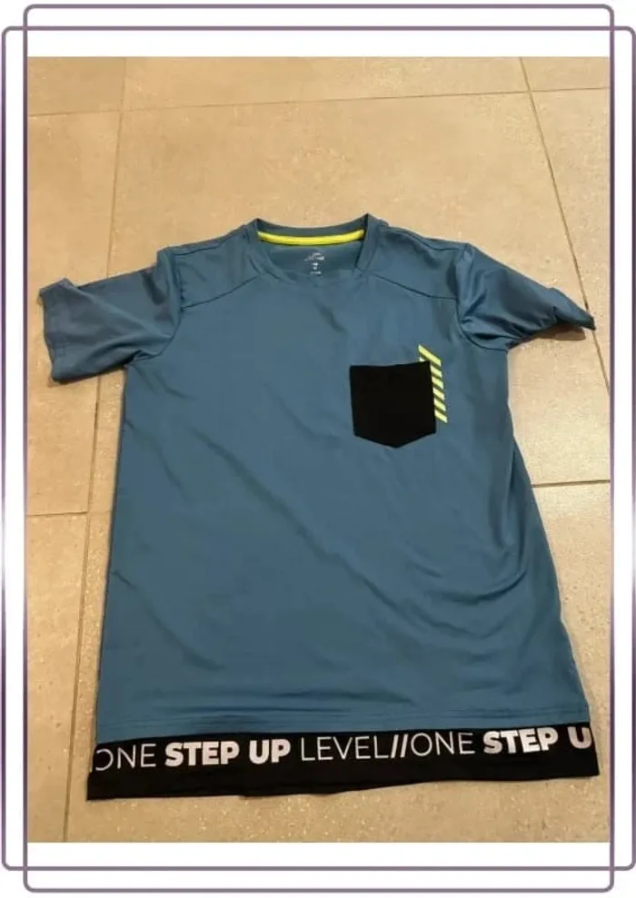 T-shirt de sport Active touch, taille 13 ans 158cm, très bon état