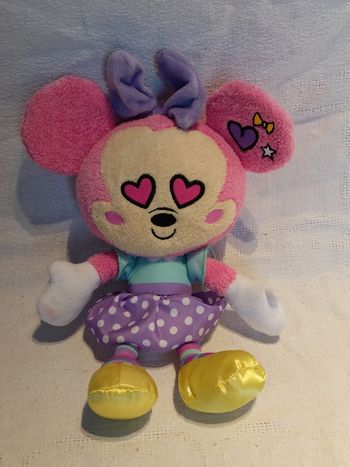 Peluche Minnie yeux cœur 25 cm Disney nicotoy