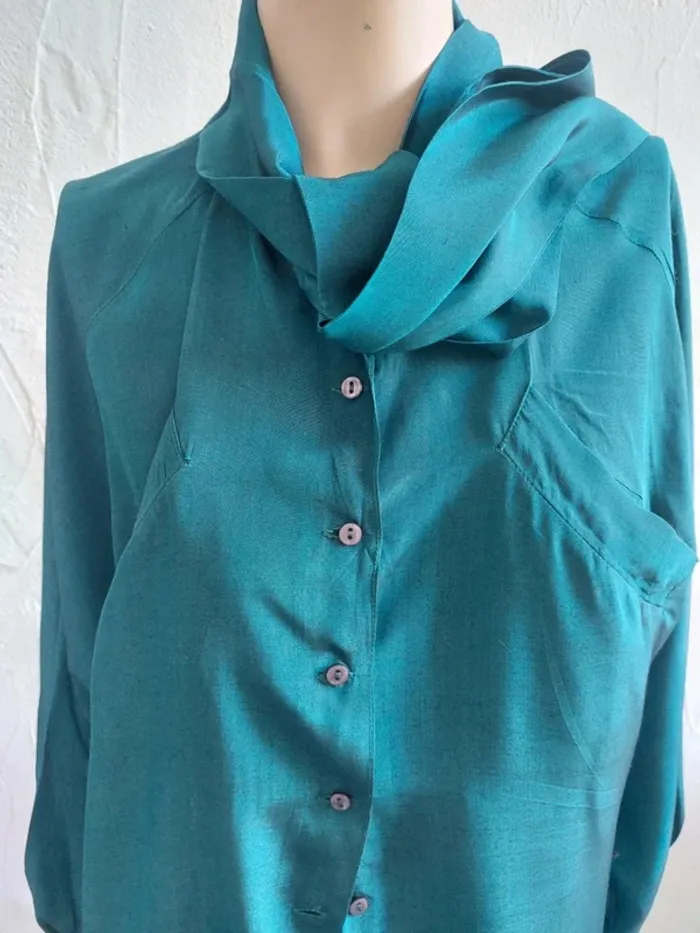 Chemisier bleu-vert élégant avec noeud Marque française - photo numéro 2
