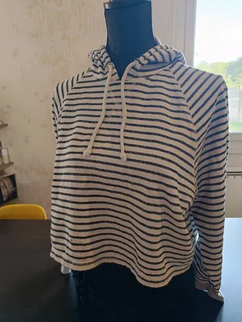 Sweat à capuche DIVIDED - Taille L