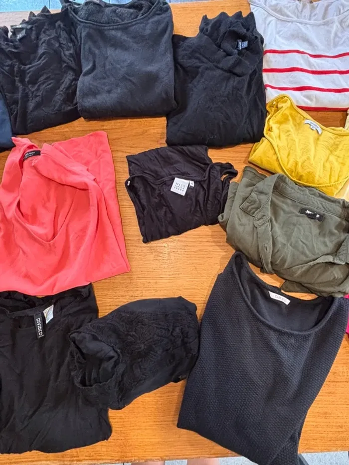 Lot vêtement de 22 pièces taille M - photo numéro 3