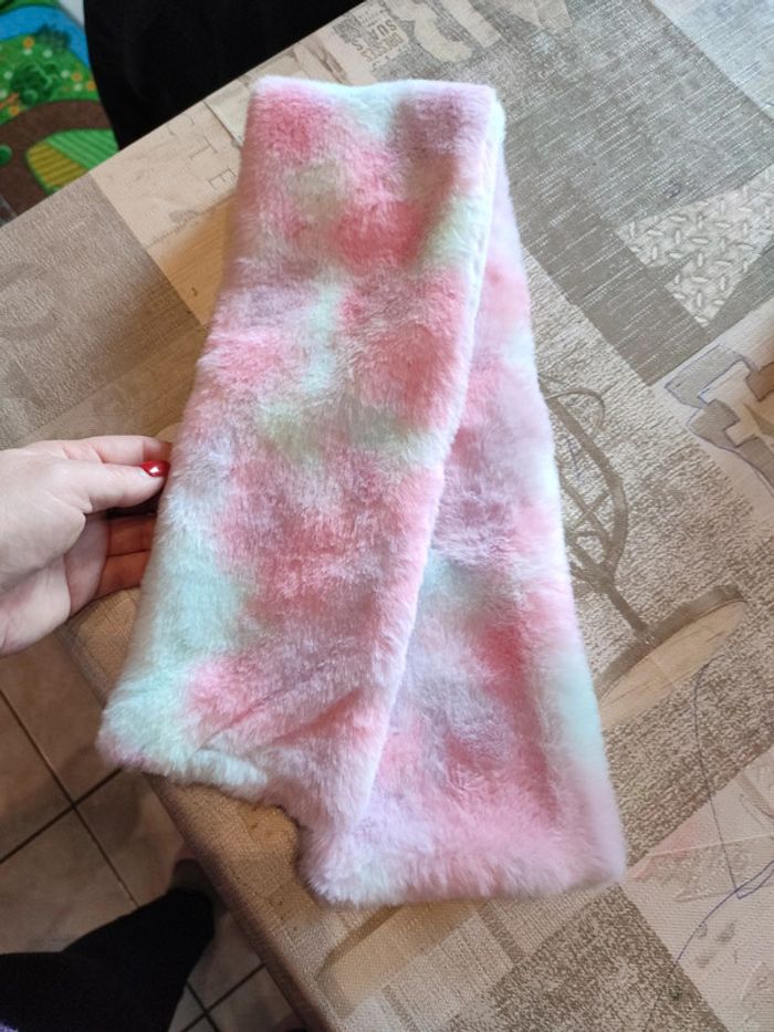 Écharpe multicolore toute douce avec ouverture pour attacher - photo numéro 3