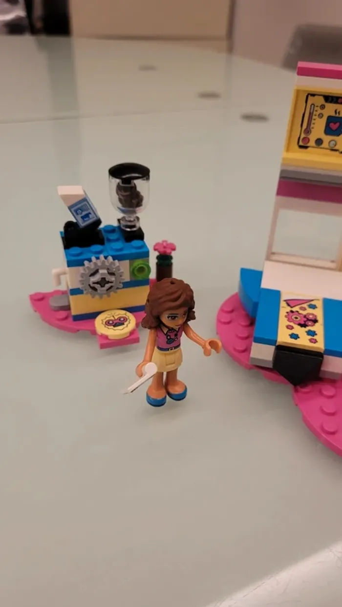 Lego Friends n°41329 La chambre Labo d'Olivia - photo numéro 3