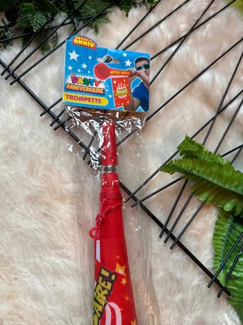 Accessoires joyeux anniversaire - trompette