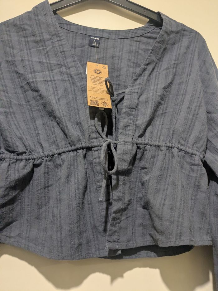 Jolie blouse Kiabi gris/bleu. Taille 36 - photo numéro 3