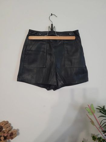 Mini short simili cuir taille 34