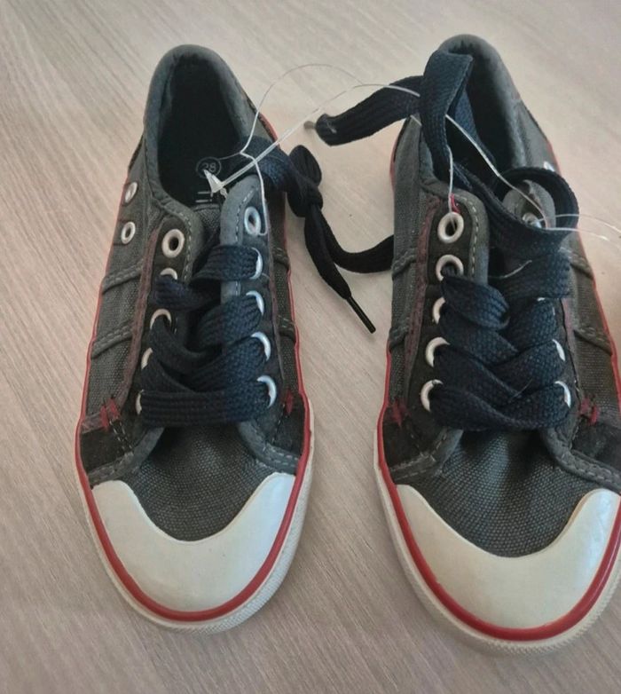 Chaussures toile garçon neuve taille 28 - photo numéro 2