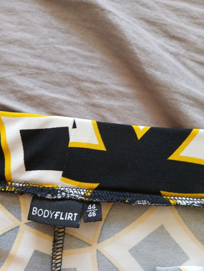 Jupe bodyflirt taille 44 46 - photo numéro 3