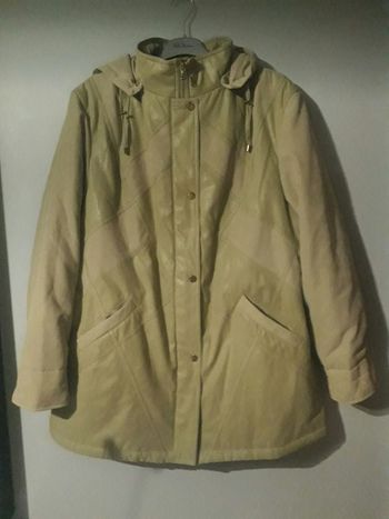 Manteau Damart. Taille 50. Neuf sans étiquette.