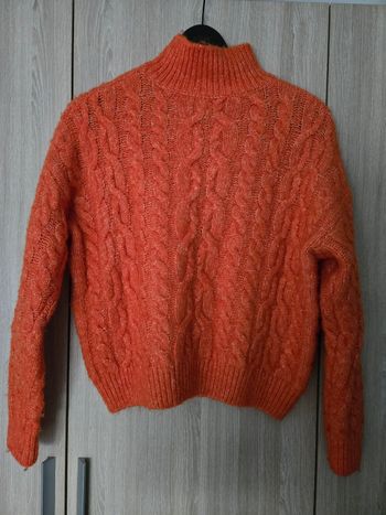 Pull col montant orange