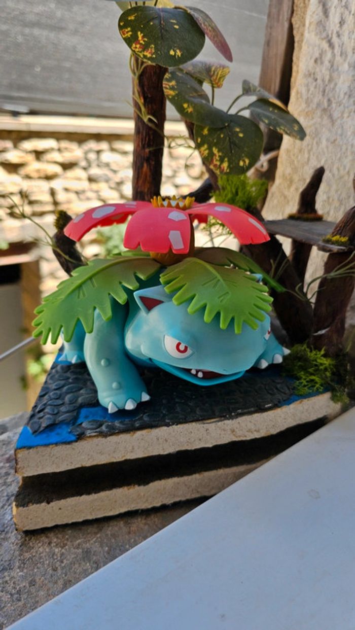 Super grande figurine Pokemon Nintendo Florizarre - photo numéro 3