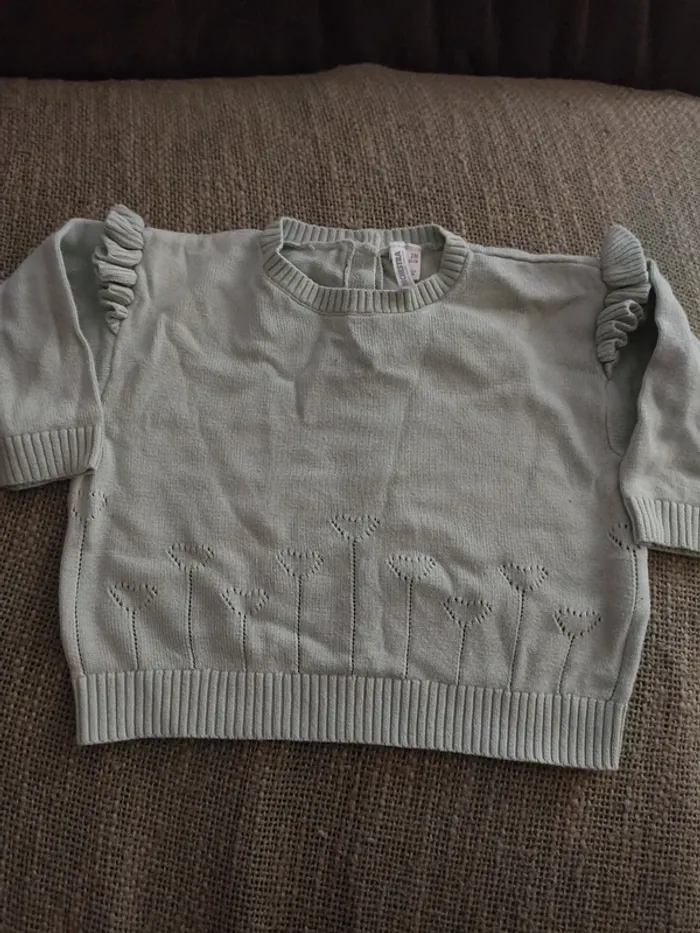 Pull Vertbaudet pâle broderie orchestra 3 mois excellent état