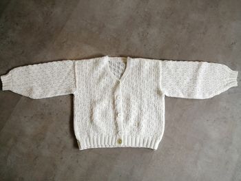 Gilet tricoté main blanc Taille 4/6 ans