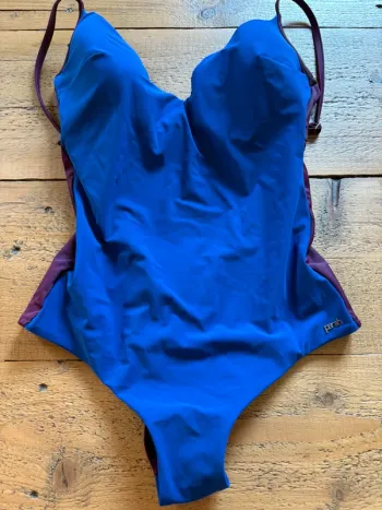 Maillot de bain 1 pièce parah 2 couleurs neuf