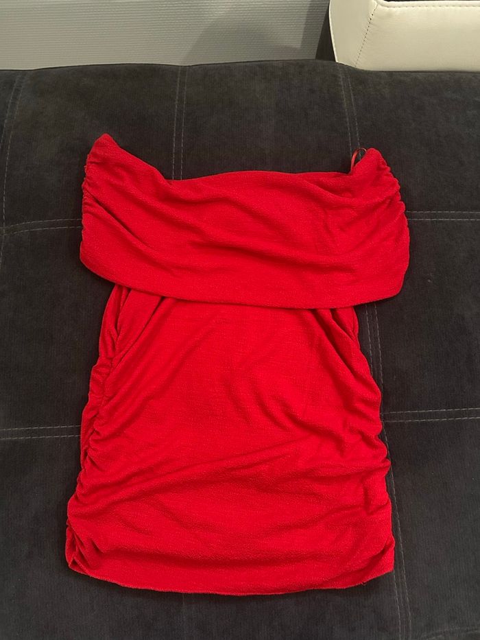 Haut rouge stradivarius - photo numéro 3