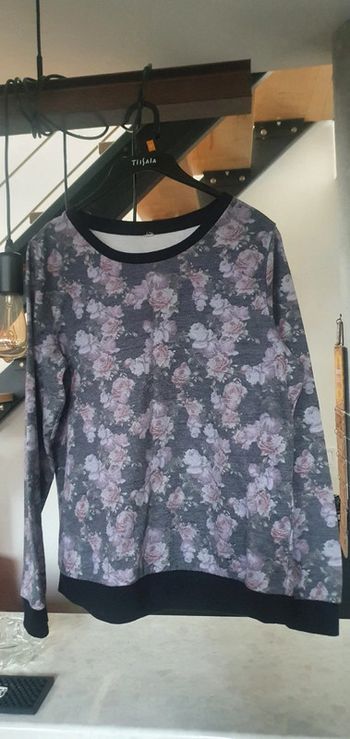 Sweat leger fleuri