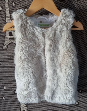 Veste sans manches fausse fourrure crème 3ans