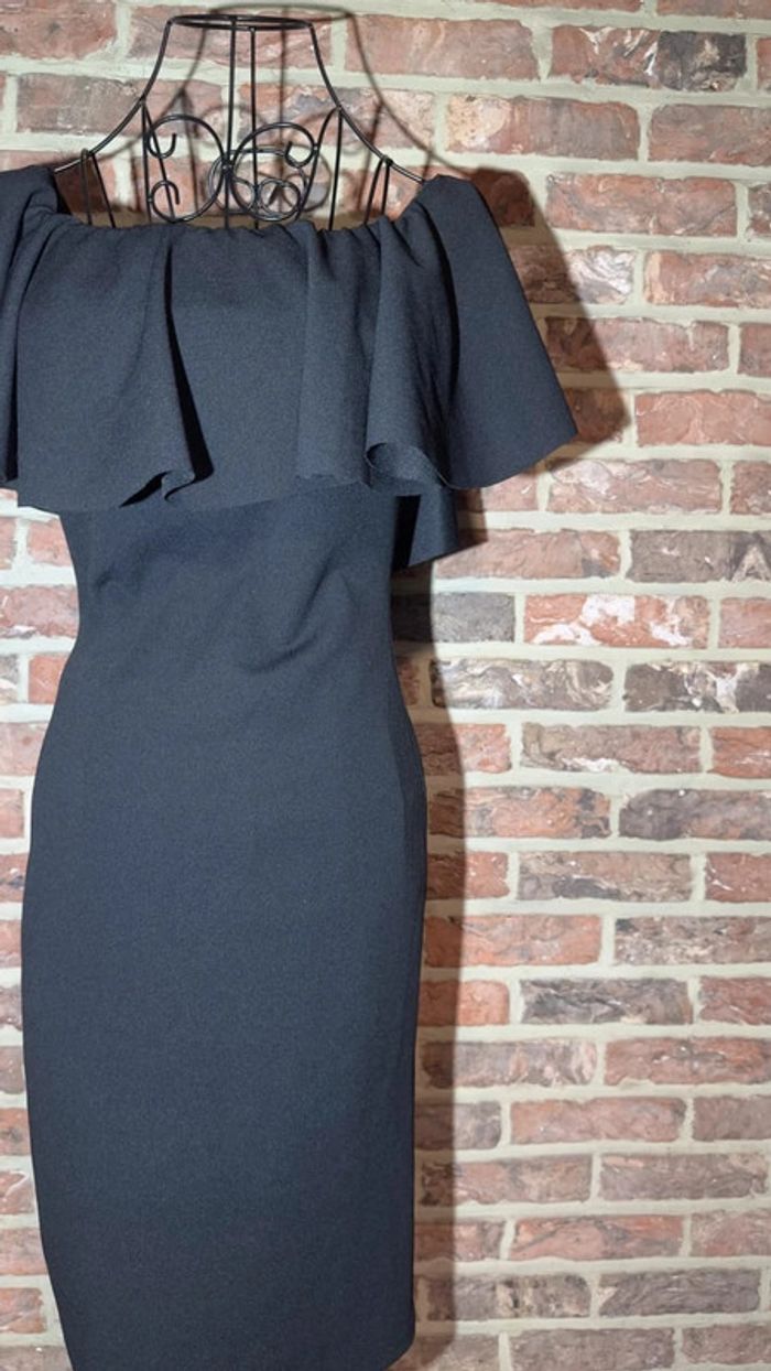 Robe noire moulante épaule dénudée Taille S - photo numéro 4