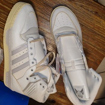 baskets ADIDAS taille 48 2/3 🎁 neuf 🎁 idée kdo Saint Valentin 