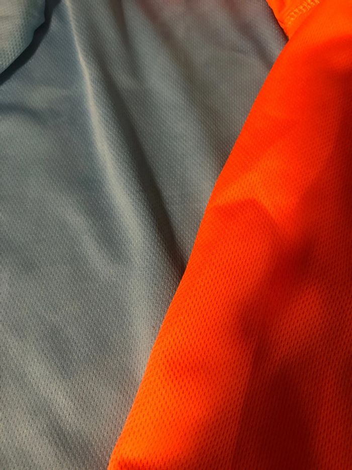 Lot 2 teeshirt sport 6 ans - photo numéro 3