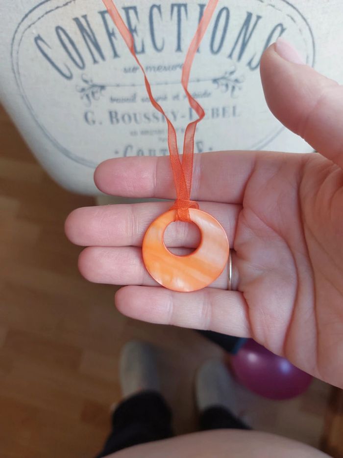Collier orange - photo numéro 2