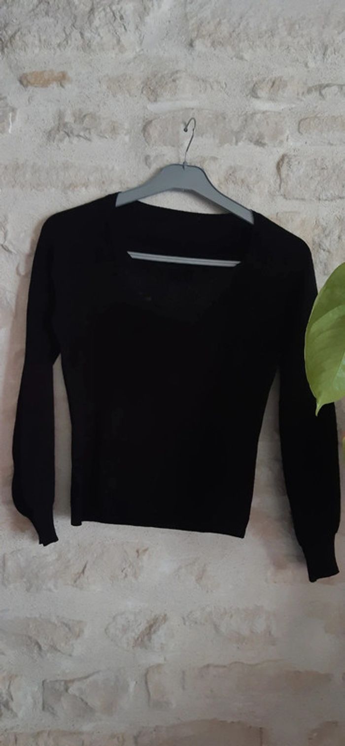 Pull noir taille 2 col dentelle