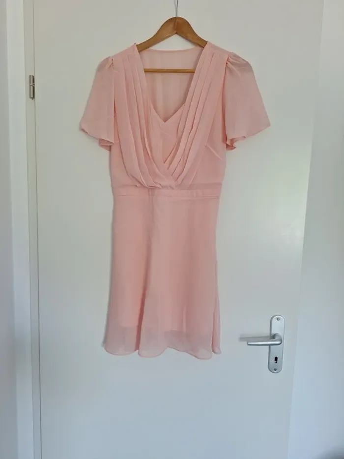 Robe rose poudré