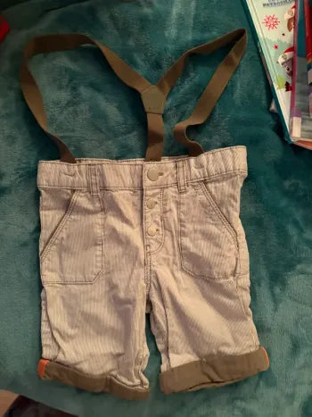 Short à bretelles 3 ans