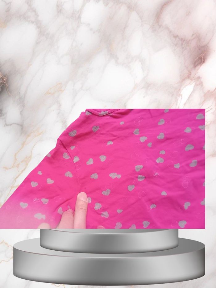 T-shirt Manches Longues Fushia à Petits Cœurs Gris taille 12 mois bébé fille - photo numéro 4