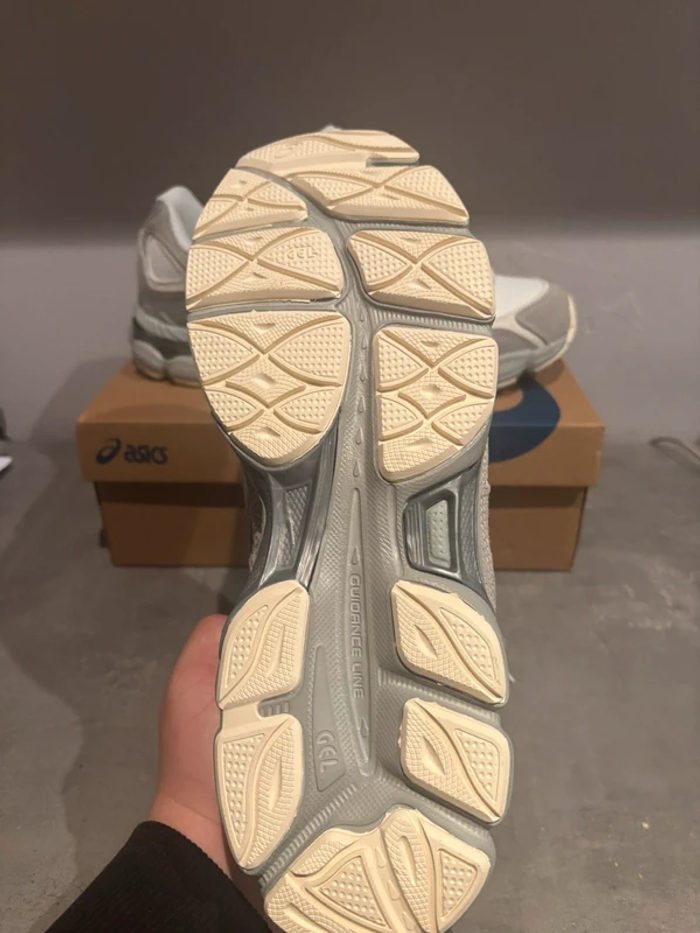 Asics Gel NYC Gris Riz - photo numéro 3