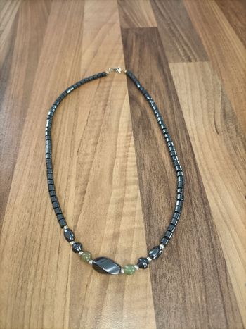 Collier pierres noires et vertes