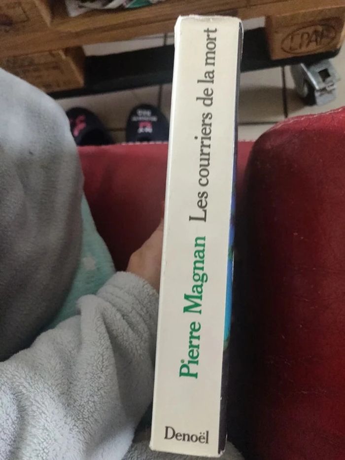 Les courriers de la mort de Pierre Magnan - photo numéro 3