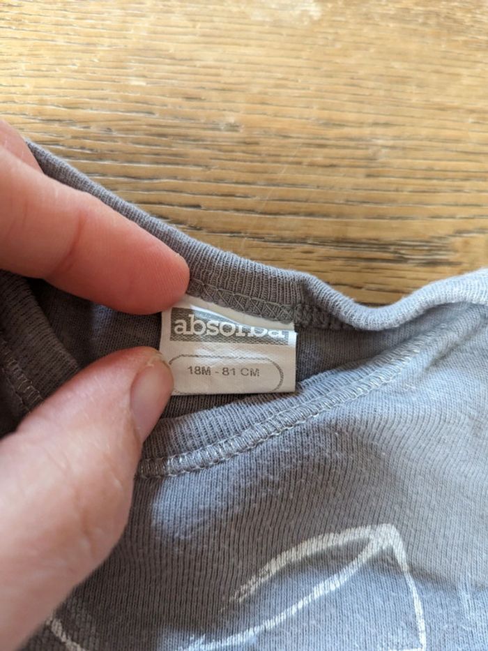 Lot 2 bodies manches longues absorba 18 mois - photo numéro 2