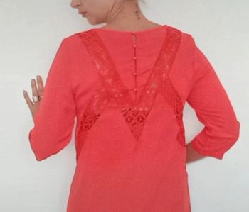 Blouse corail fluide avec dentelle taille 36