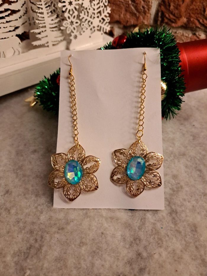 Boucles d'oreilles pendante doré strass bleu turquoise - photo numéro 3