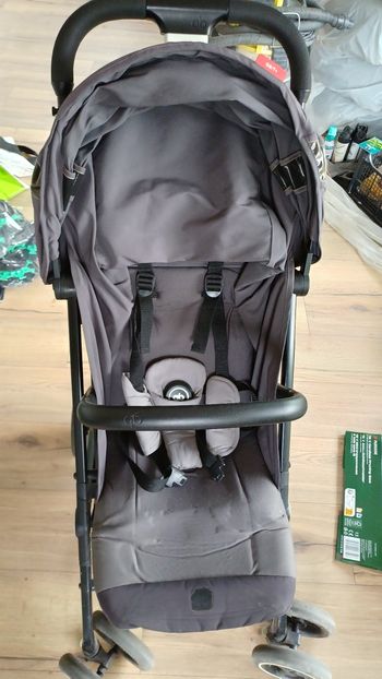 Poussette GB GOLD QBIT + Gris anthracite 