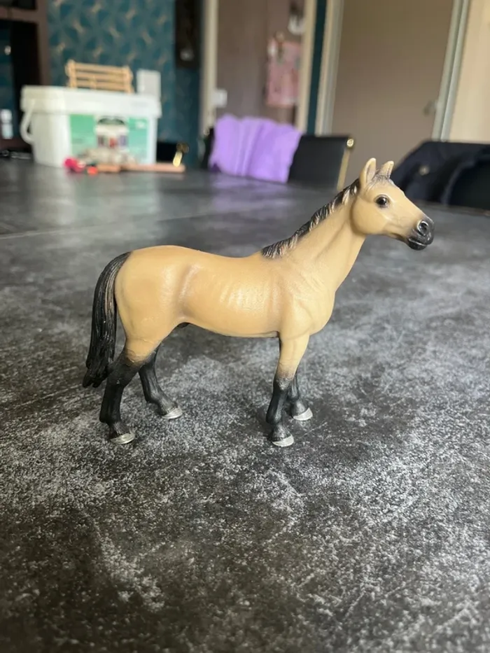 Cheval Etalon Akhal-Teke schleich
