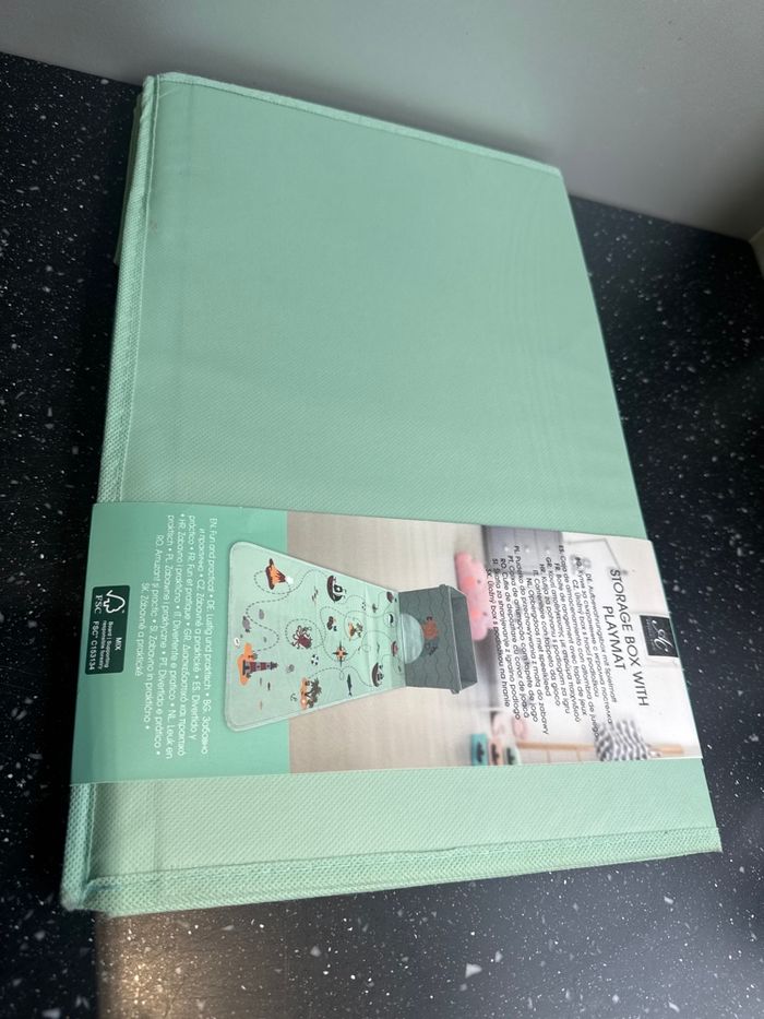 Boîte de rangement avec tapis - photo numéro 2