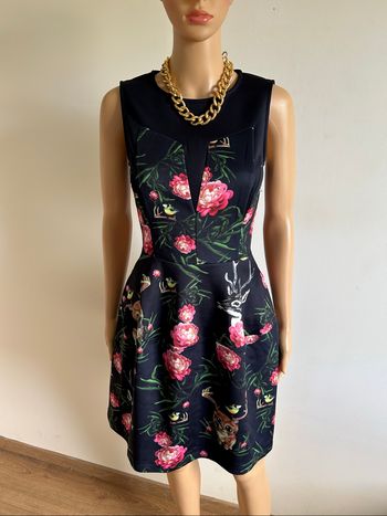Robe noire et imprimée sans manches Molly Bracken taille 1 jamais portée