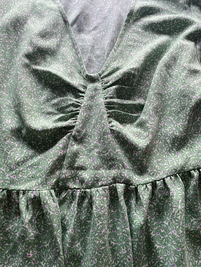 Robe Kiabi verte en très bon état - photo numéro 3
