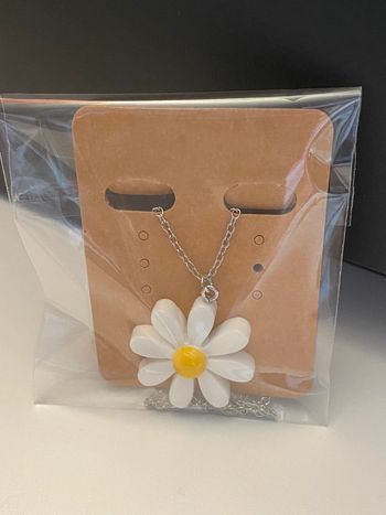 Collier pendentif marguerite