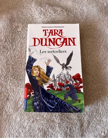 Livre Tara Duncan de Sophie Audouin- Mamikonian