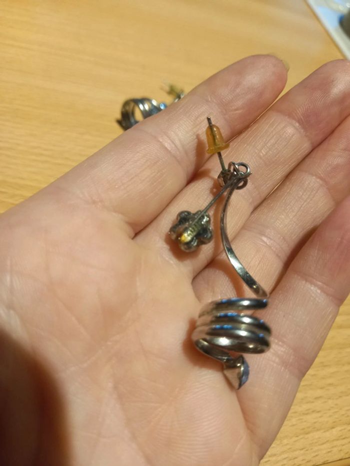 💝Boucles d'oreilles torsadées avec fleur et strass - photo numéro 3
