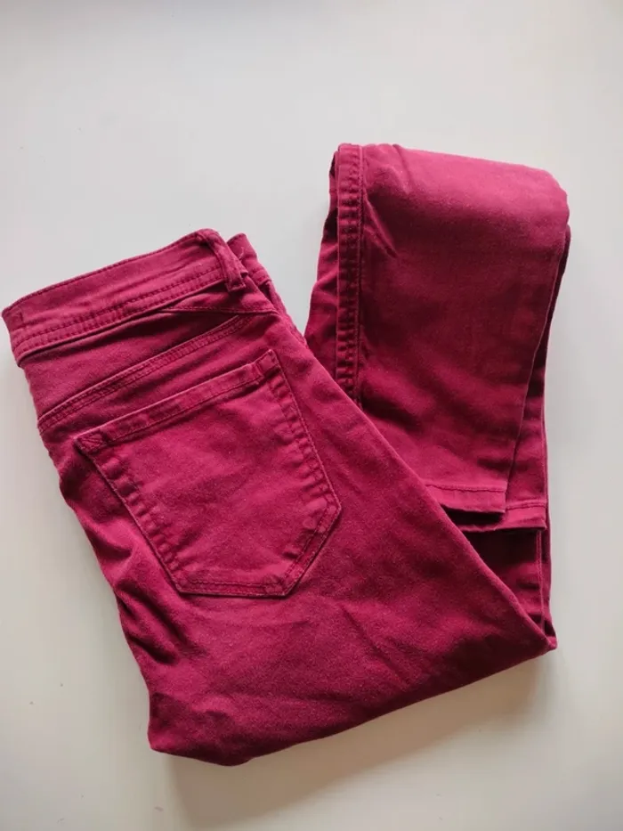 Jean rouge framboise Bershka taille XS - photo numéro 3