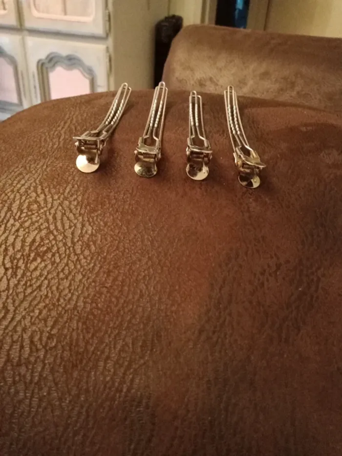 Pince accessoires séparateur de mèches coiffure - photo numéro 3