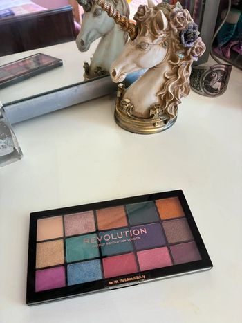 Palette Reloaded Jewelled, 15 fards, Makeup Revolution.