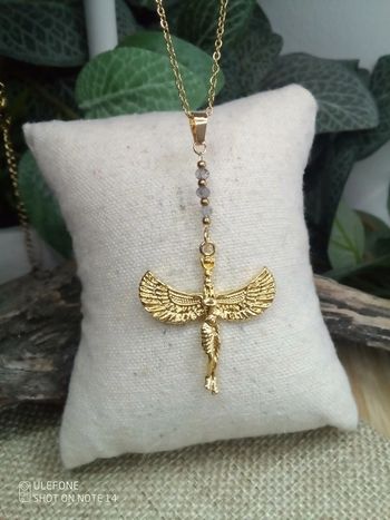 Collier déesse égyptienne ailée avec pierres de Labradorite