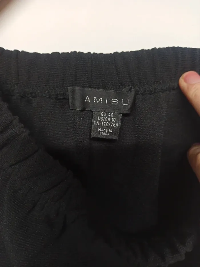 Minijupe amisu - photo numéro 2